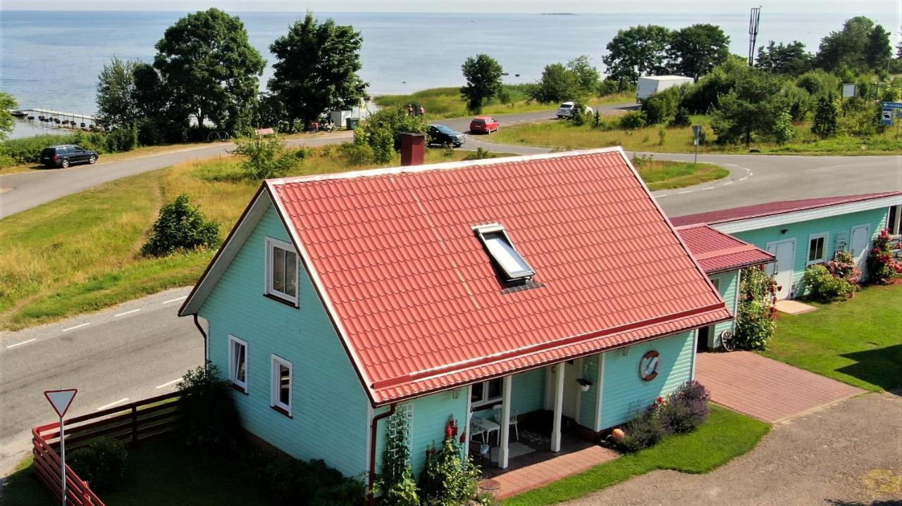 Mere Kodumajutus Holiday home *